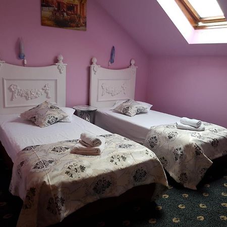 Hotel Darosy Arad Buitenkant foto