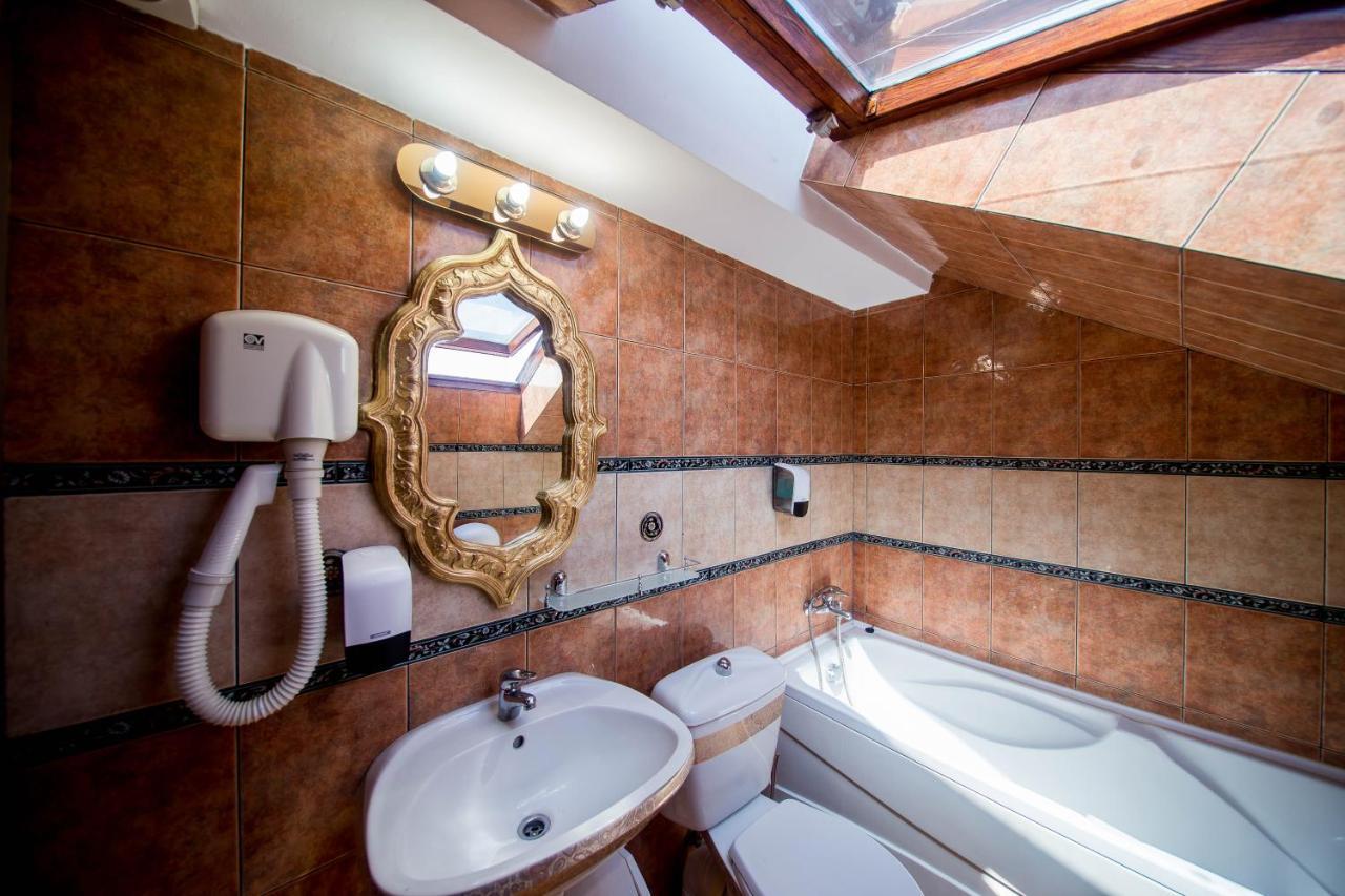 Hotel Darosy Arad Buitenkant foto